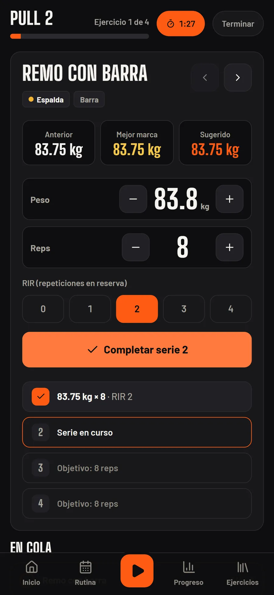 Registro de una serie durante el entrenamiento, con peso, repeticiones y series completadas